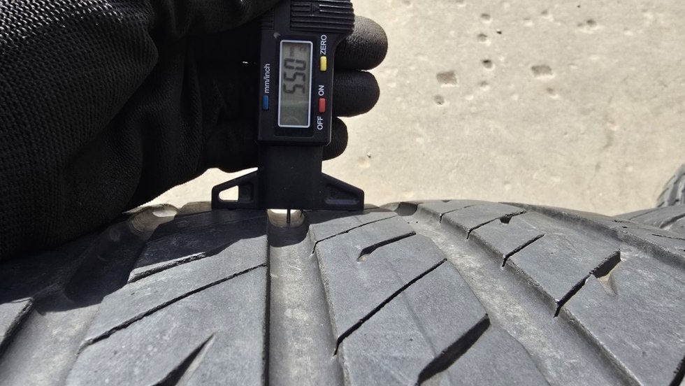 Letní pneu 295/35/21 Semperit - 7