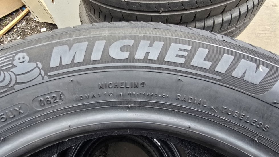 Letní pneu 185/60/15 Michelin - 7