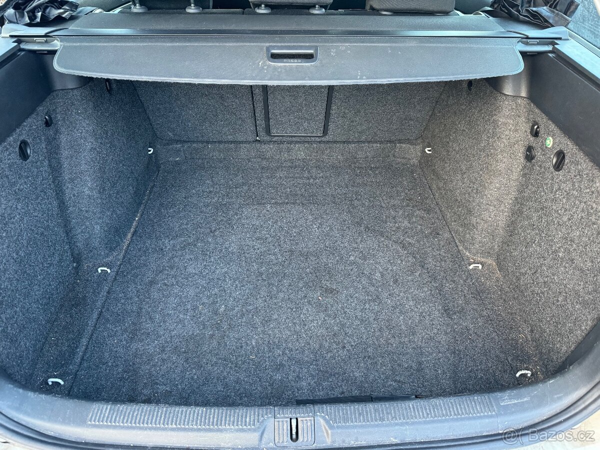 Škoda Octavia combi bílá r. v. 2010 - 7