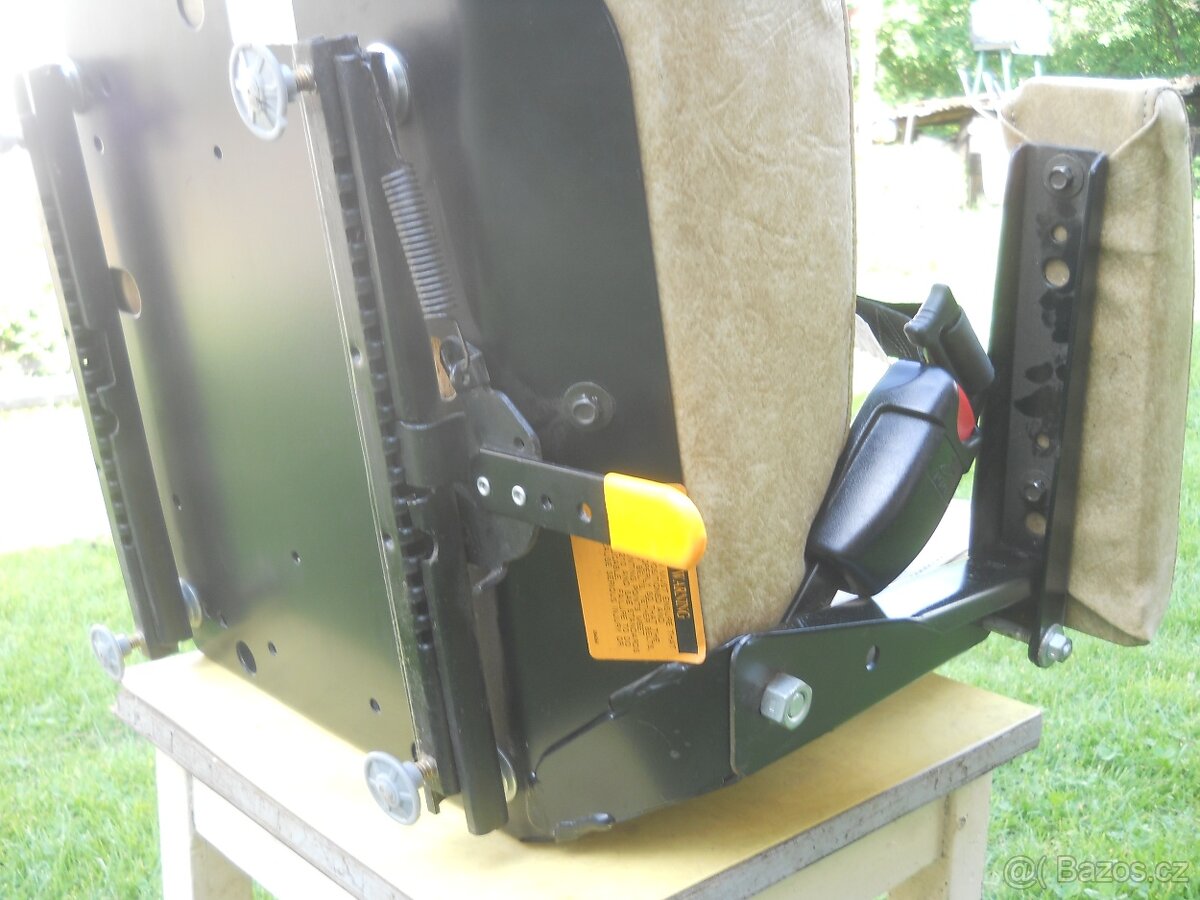 Sedačka na zemědělskou techniku - 7