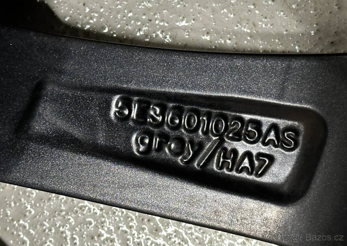 Originál Škoda Perseus 18" Octavia IV - 7