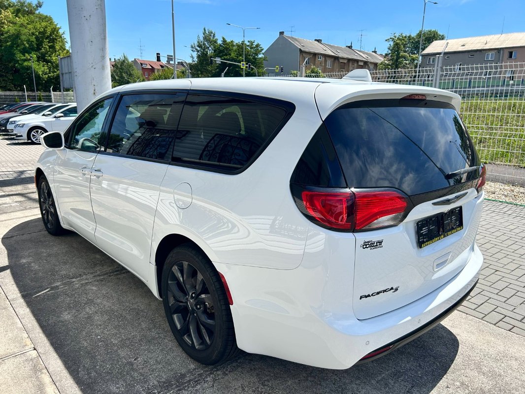 Chrysler Pacifica 3.6 - 2021 - 7 míst 221 kw - 7