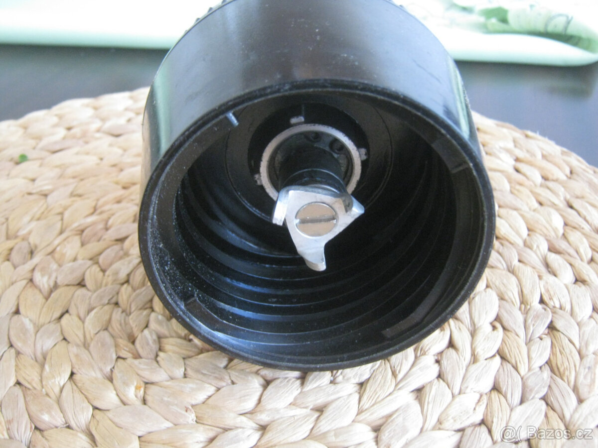 Prodám kovovou převodovku na starší kuchyňský robota ETA - 7