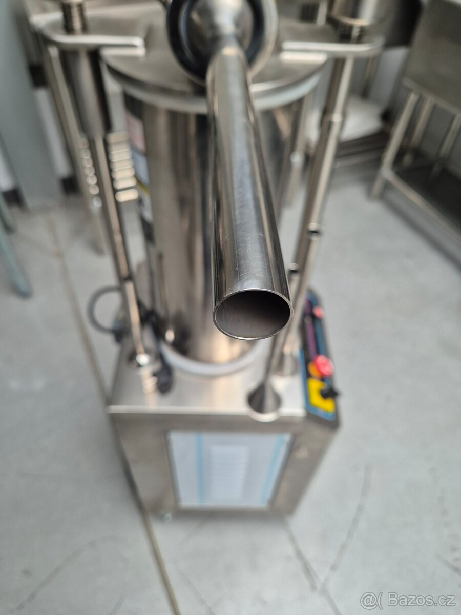 Hydraulická plnička klobás 25 L - 7