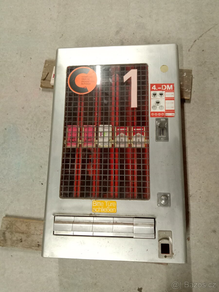 Prodám nástěnný automat na cigarety, Německo. - 7