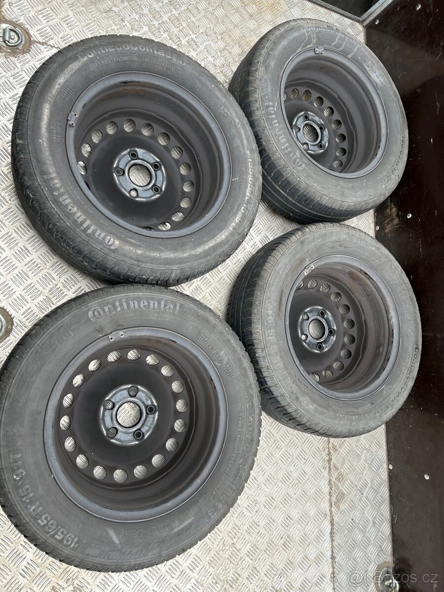 Plechová kola R15 spolu s letními pneu 195/65 R15 - 7