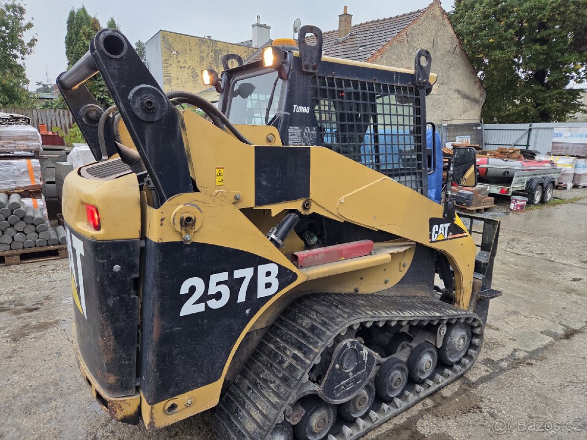 Caterpillar 257B pásový nakladač - 7
