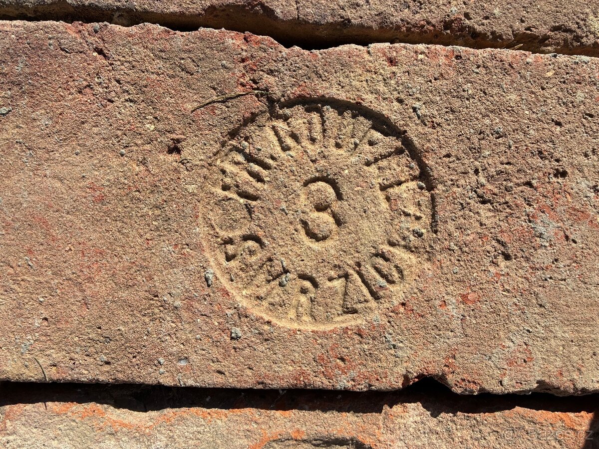 Cihle s monogramem - 7