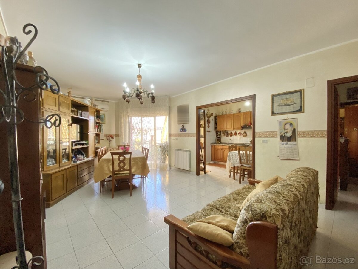 Sicílie, byt 3+1, 136 m2, dva balkóny, Roccalumera - 7