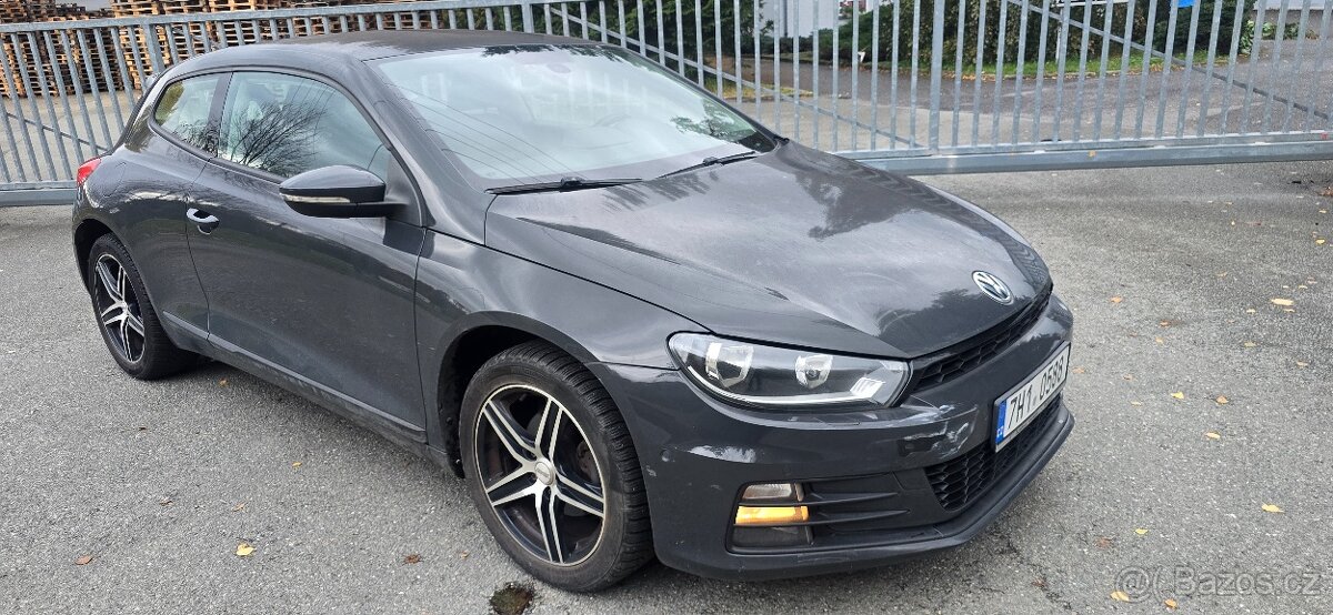 VW Sicirocco 2.0 TDI 110kw Dsg R-line interiér - 7