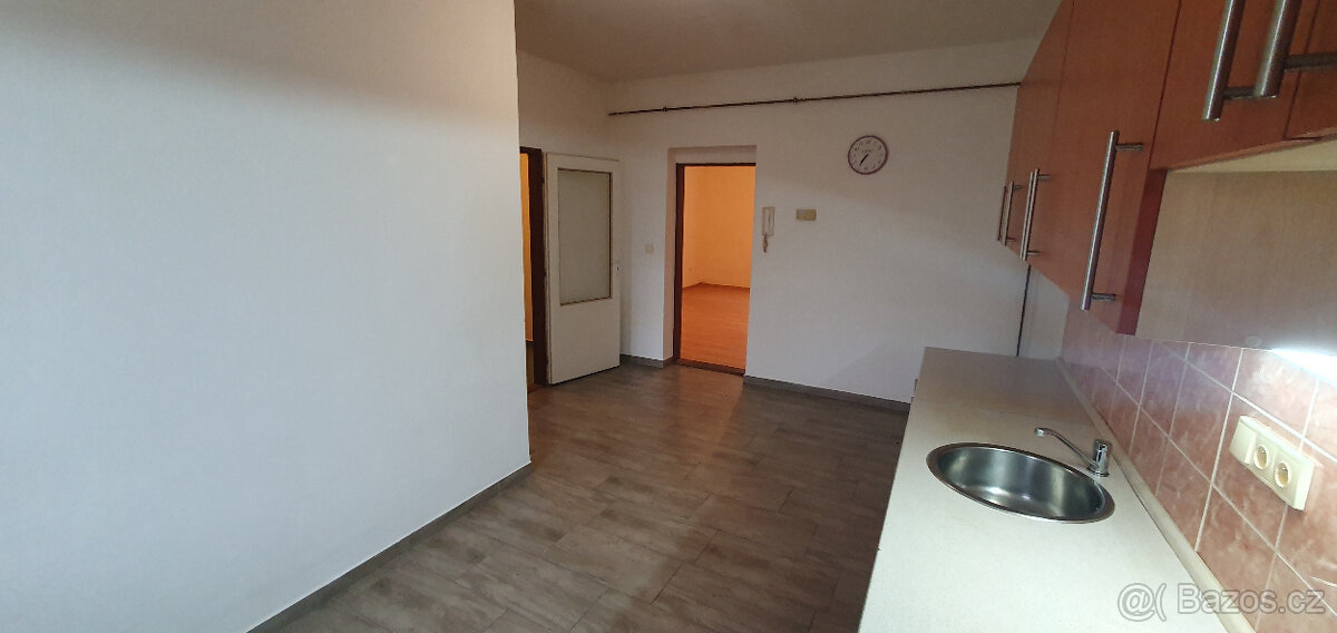 Pronájem bytu 1+1, Košťany - 7