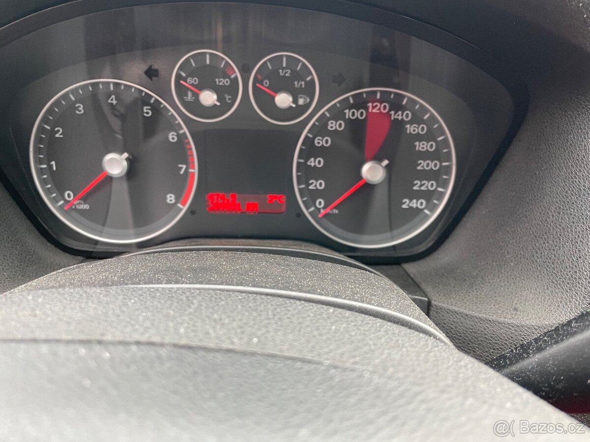 Ford Focus 1,6 - 7