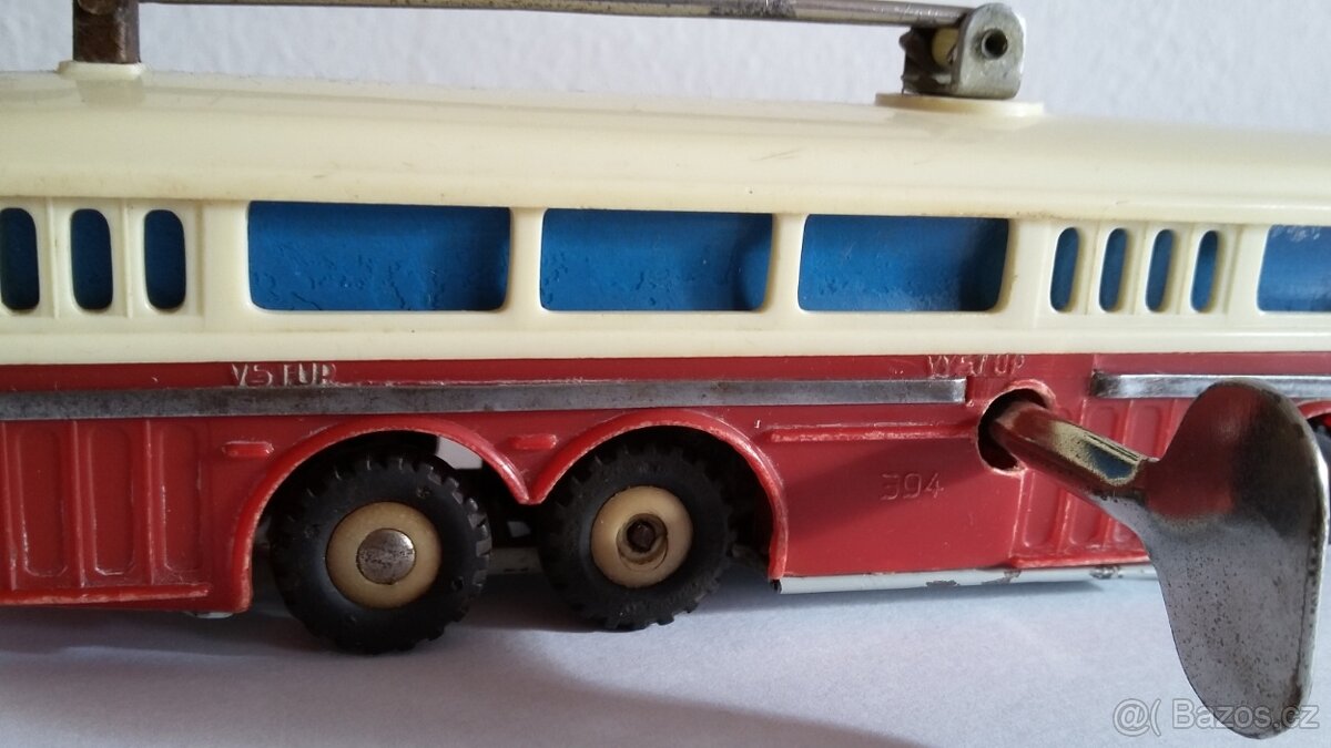 Stará hračka Ites trolejbus Tatra T 400 na klíček - 7