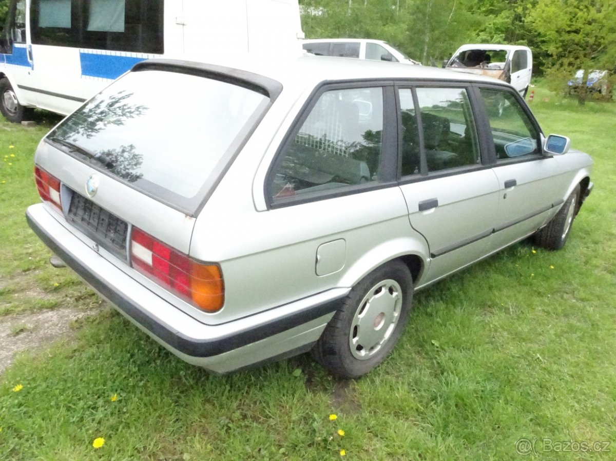 BMW E30 Touring 316i benzin, 1 majitel najeto jen 99 000 km. - 7
