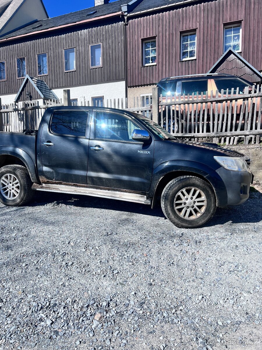 Toyota Hilux - 7