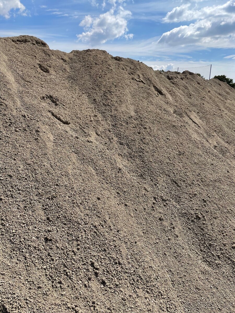 Kompost tříděný, netříděný, prosátá zemina - 7