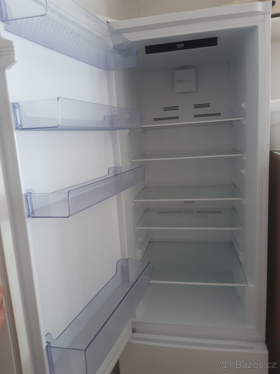 velká lednice (s mrazákem) Beko RCNA406E40W - 7