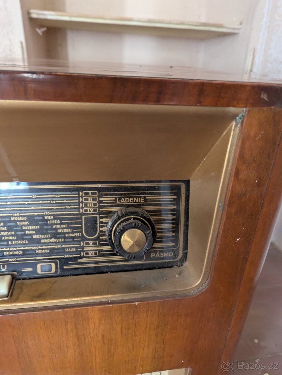 Starý gramofon Supraphon LE58 - 7