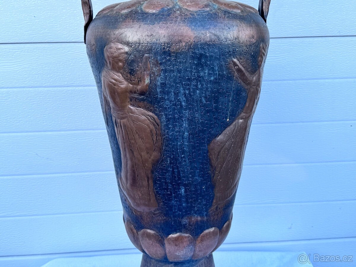 Starožitná veliká měděná tepaná váza 19.stol. - 7