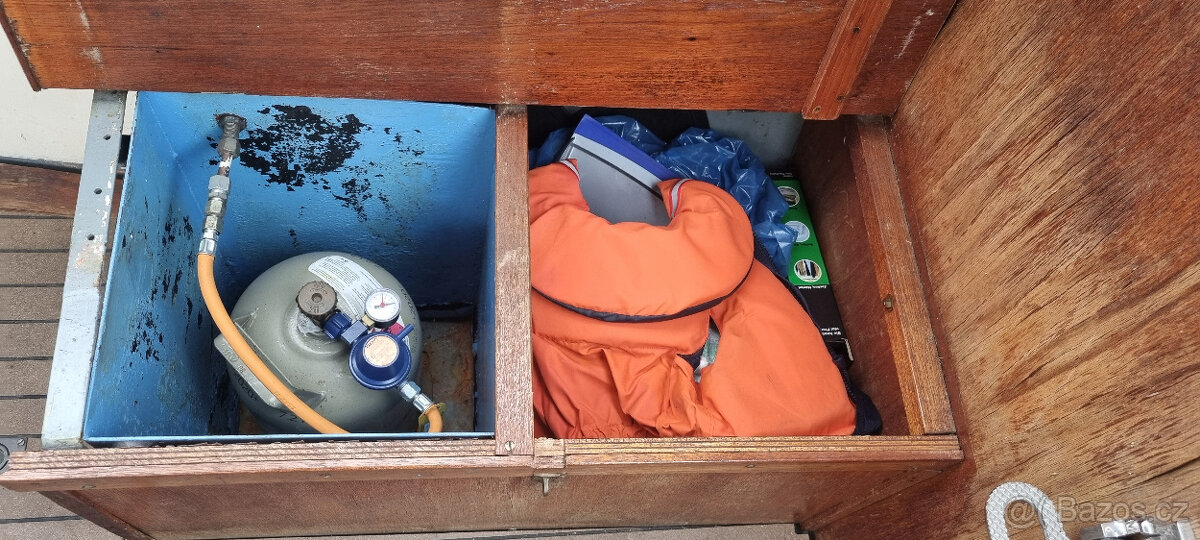 DOERAK 780-AK MOTOROVÁ KAJUTOVÁ LOD - 7