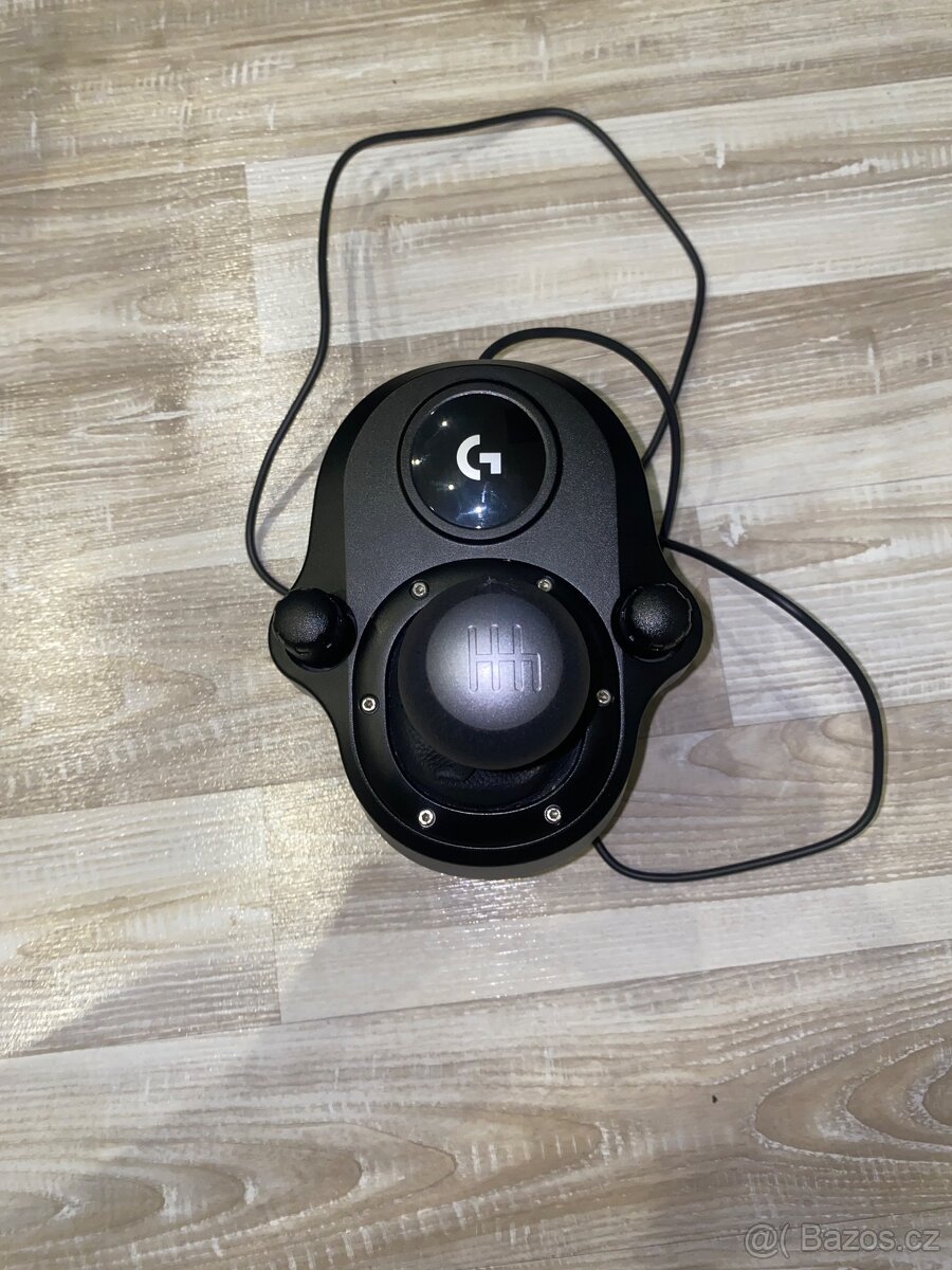 Herní volant Logitech G923 pro PC / PS5 / PS4 - 7