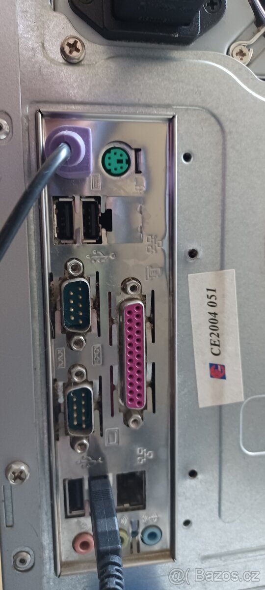 stolní počítač šedý - 7