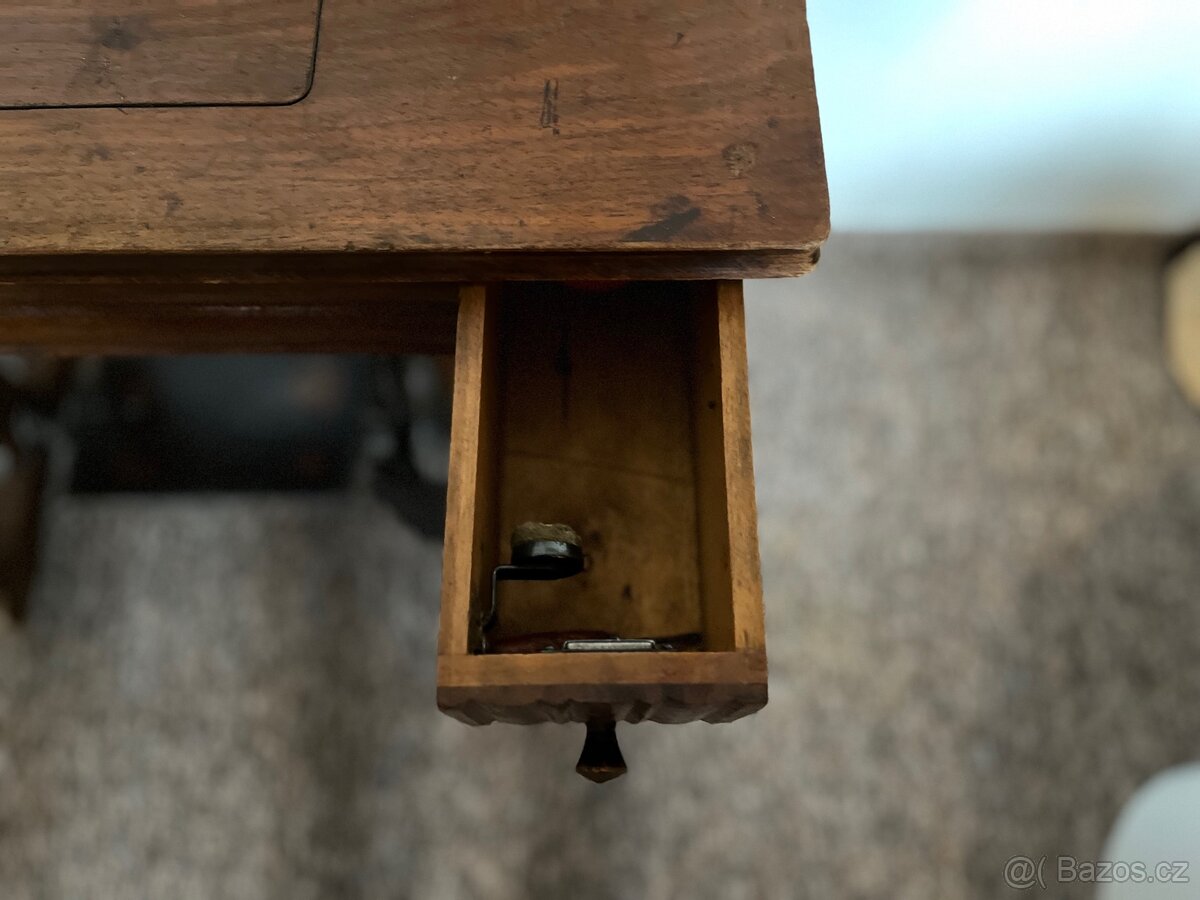 PFAFF 31 šicí stroj se stolkem - 7