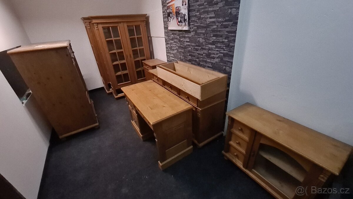 Starožitný nábytek - replika - 7