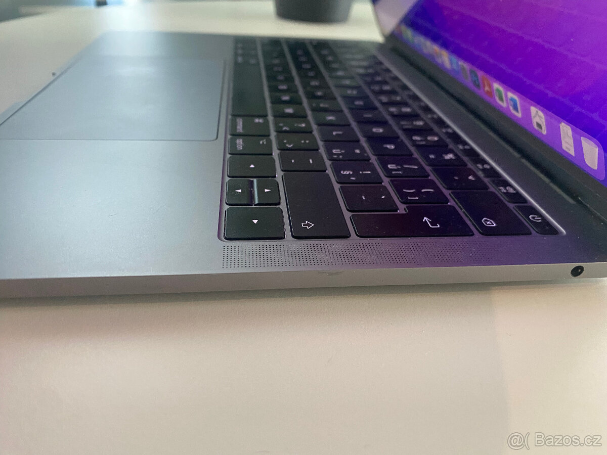 13" Apple MacBook Pro i5/8GB/SSD 512GB - nová bateriie - 7