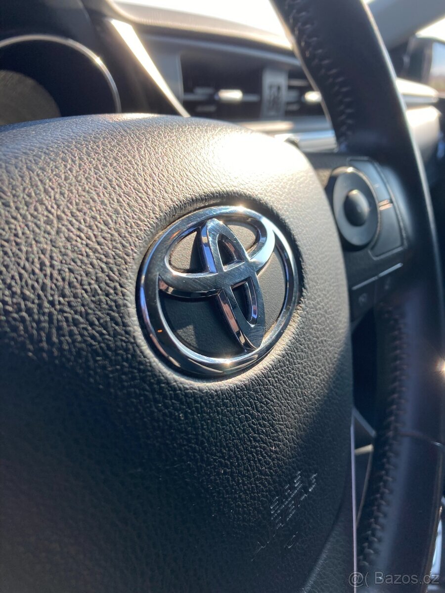 Toyota Auris 1,6 D kombi 82 KW - 7