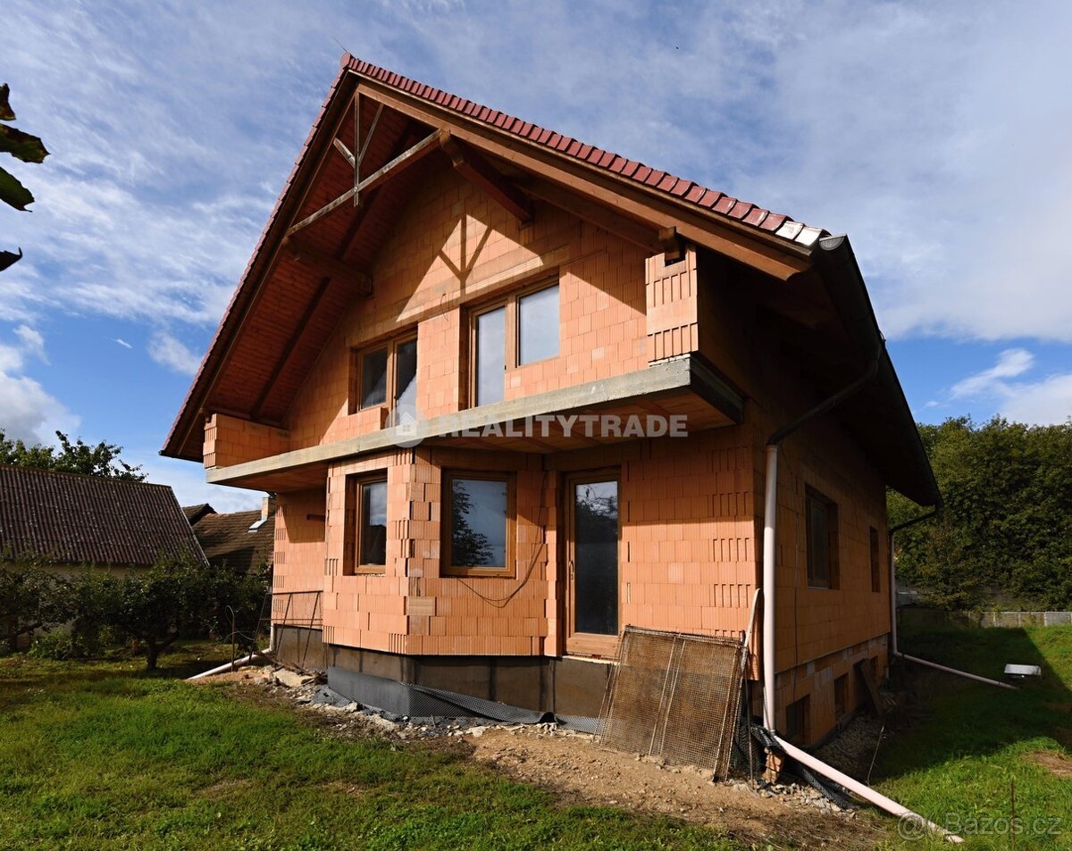 PRODEJ HRUBÉ STAVBY RODINNÉHO DOMU 281 M2, NA POZEMKU 534 M2 - 7