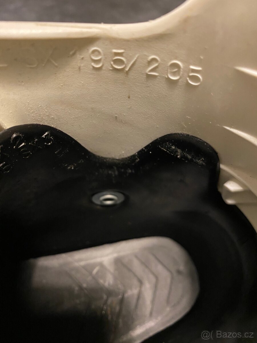 ❄️ Dětská zimní kombinéza LEWRO + lyžáky (Praha 9) - 7