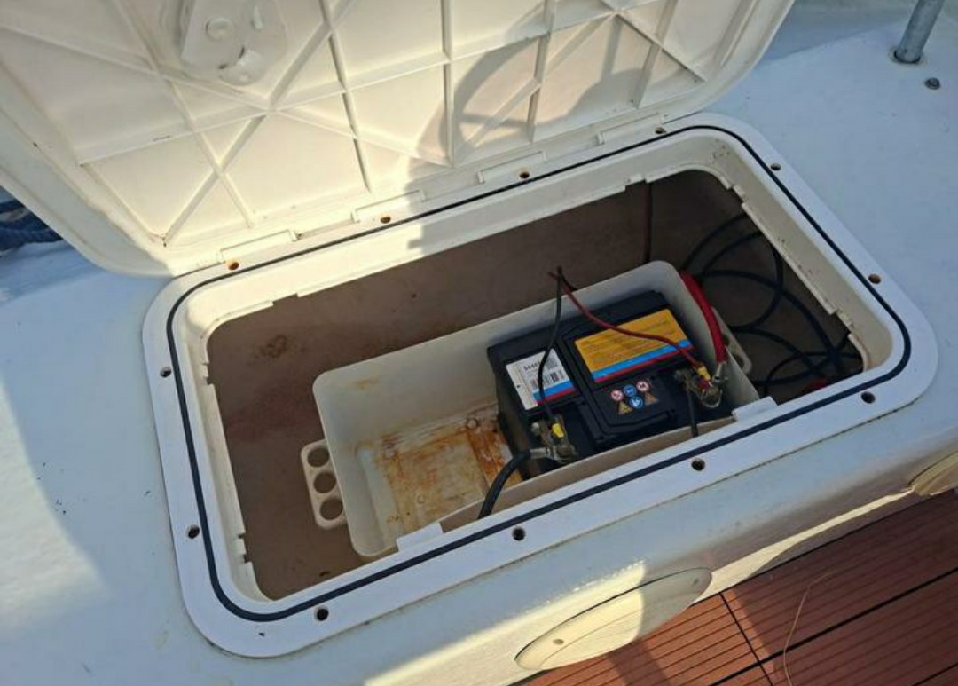 Motorový člun s motorem Johnson 9,9 Hp - 7