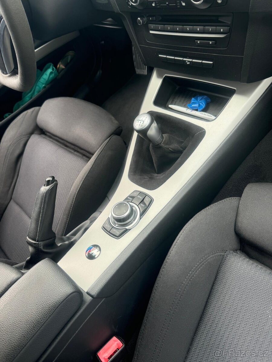 Prodám BMW 335ix e91 manuál - 7