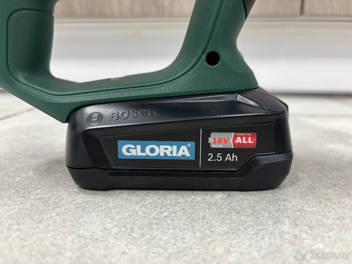 Aku vrtací kladivo Bosch UniversalHammer 18V - 7