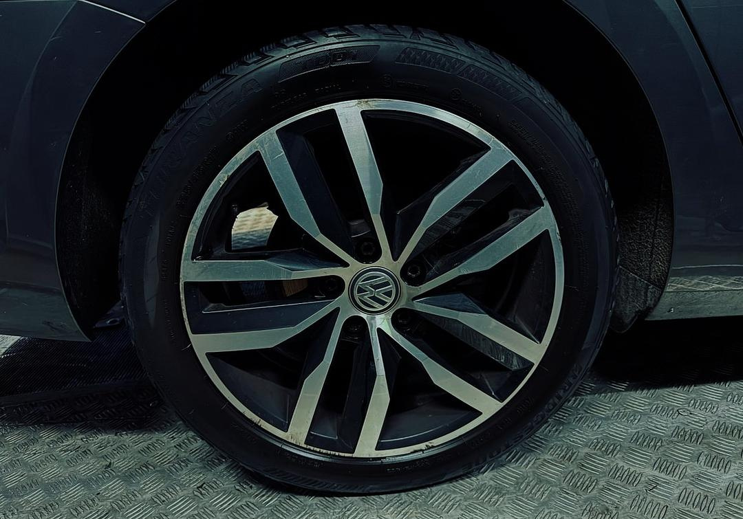 Vůz na náhradní díly VW Golf 7 FL kombi 2018 CZCA SEH LR7H - 7