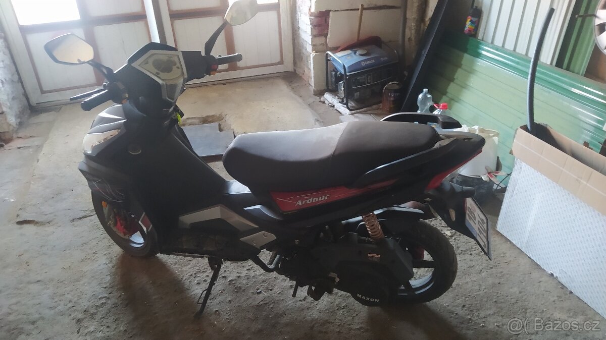 MAXON ARDOUR 125 ccm³ skútr - 7