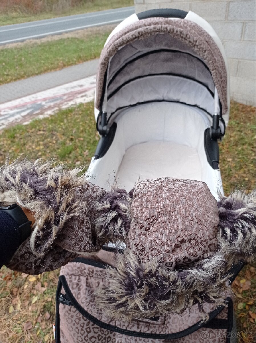 3-kombinace kočárku zn.Maximo - 7