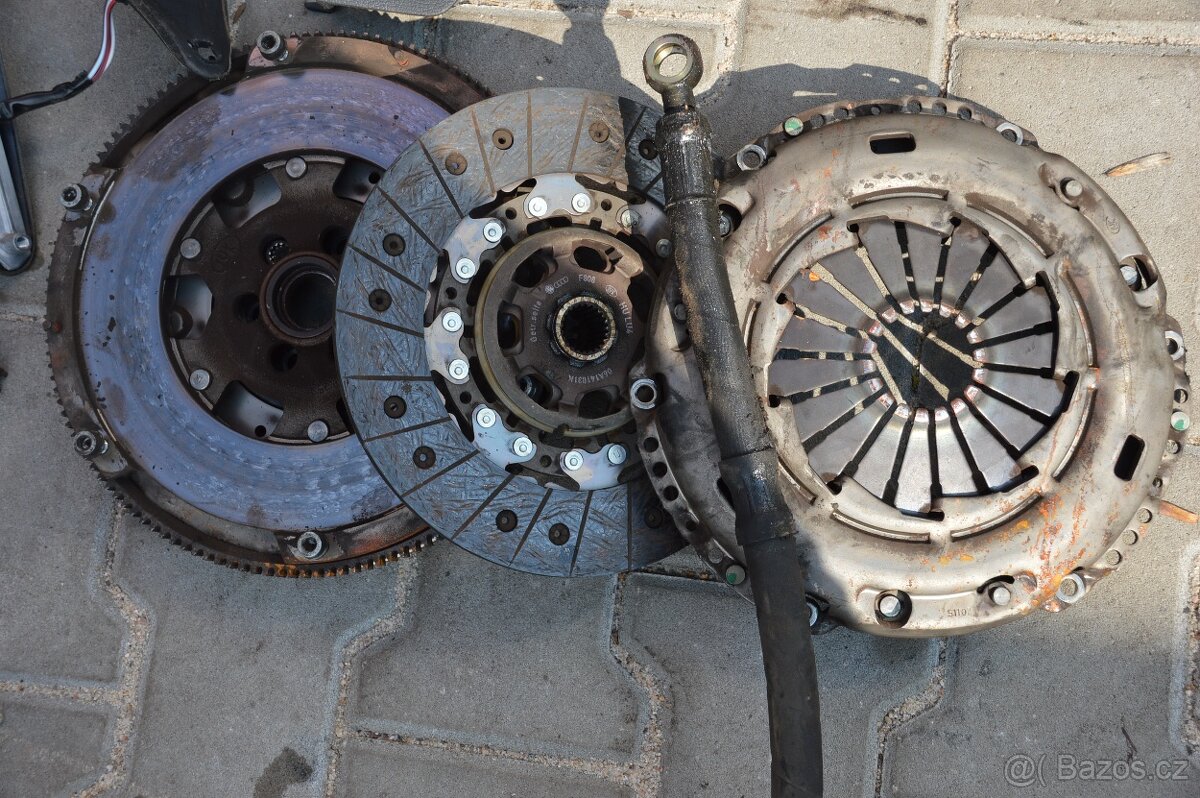 Výfuk řízení spojka čerpadlo klima poloosa Otavia I 4x4 - 7