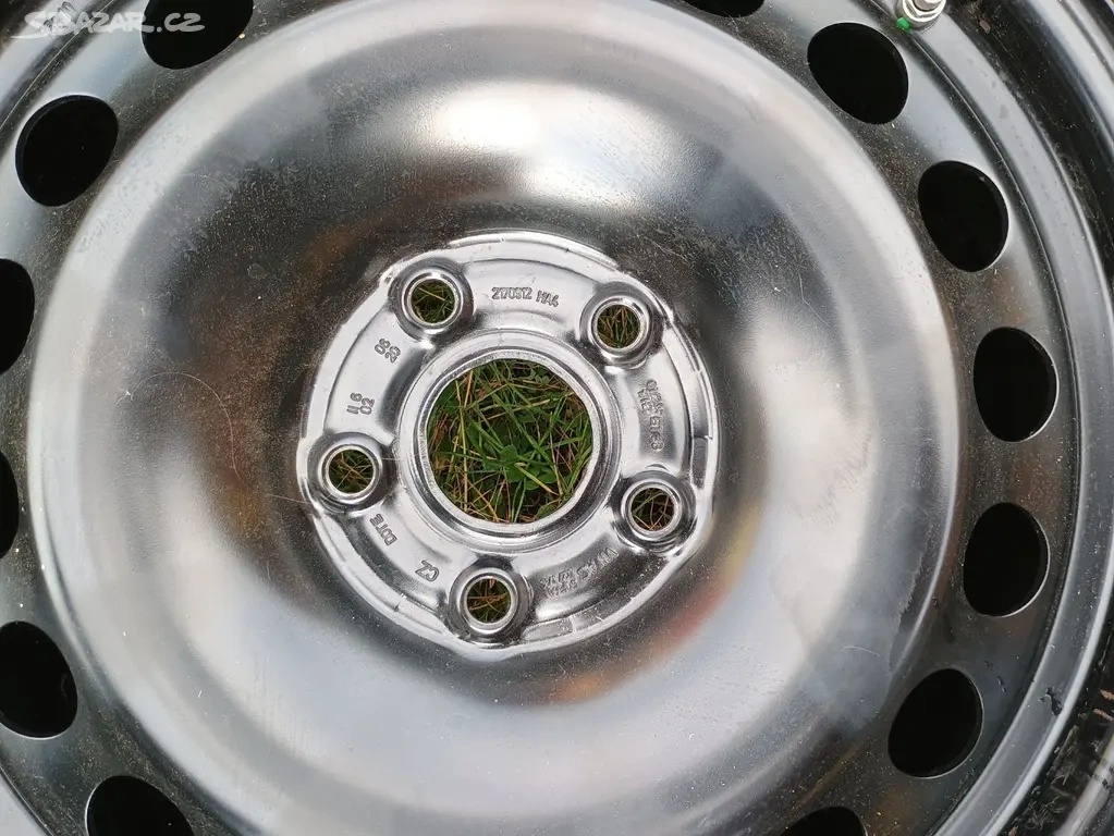 Tiguan Q3 KodiakMálo jetá, super stav.Zimní sada 215 65 17 - 7