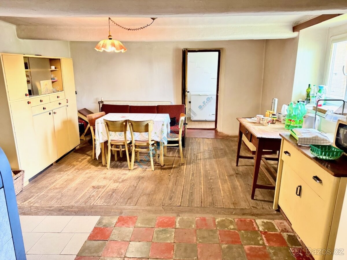 PRODEJ RD 4+1, garáž, zahrada, 665 m2, Radvanice, Úžice - 7