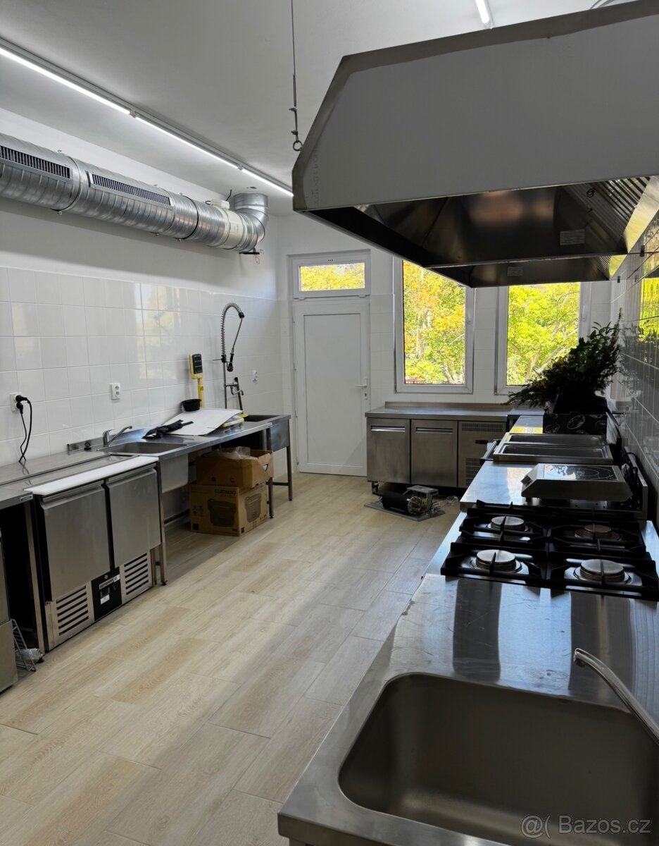 Pronájem kompletně vybavené restaurace – 200 m², 120 osobi - 7