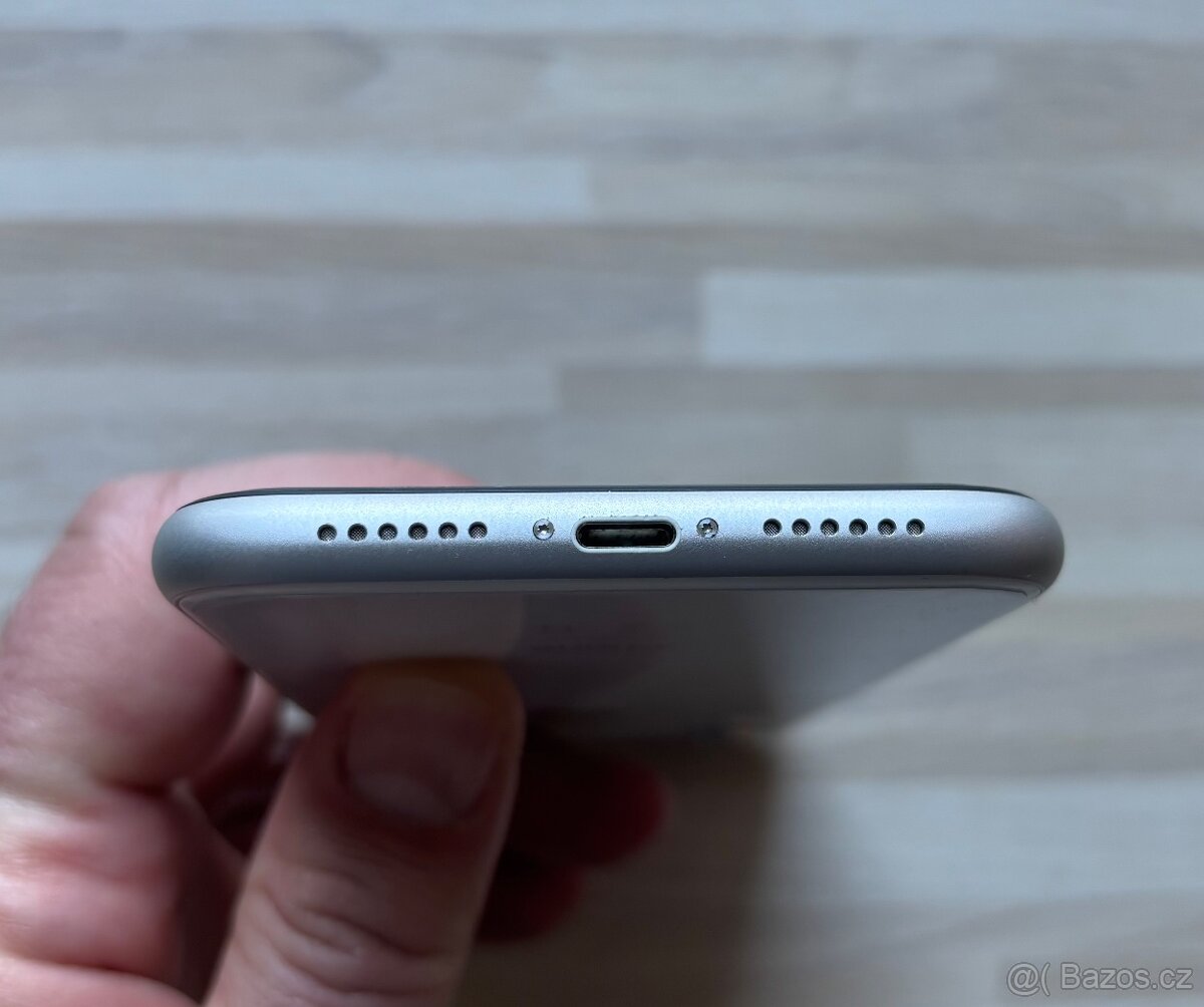 iPhone XR 64 GB bily - 7