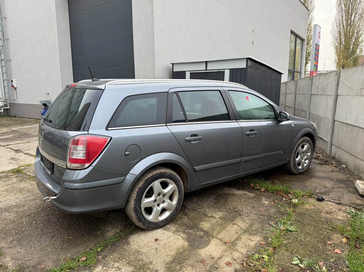 Opel Astra 2007 – na náhradní díly - 7