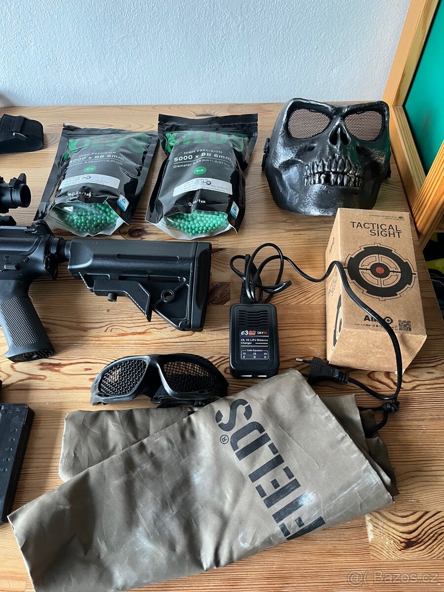 Airsoft M4 + výbava - 7