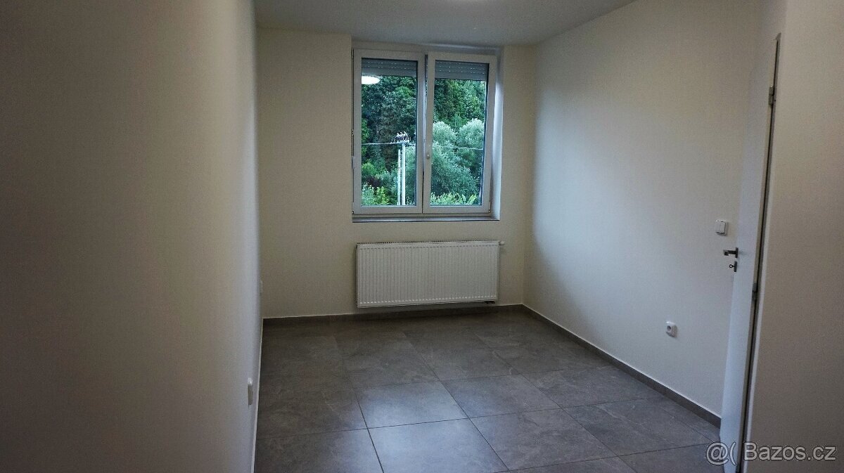 Pronájem nového krásného bytu 2+kk v Trutnově. - 7