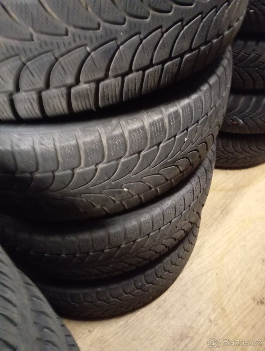 225/65/17 Bridgestone Blizzard - 7