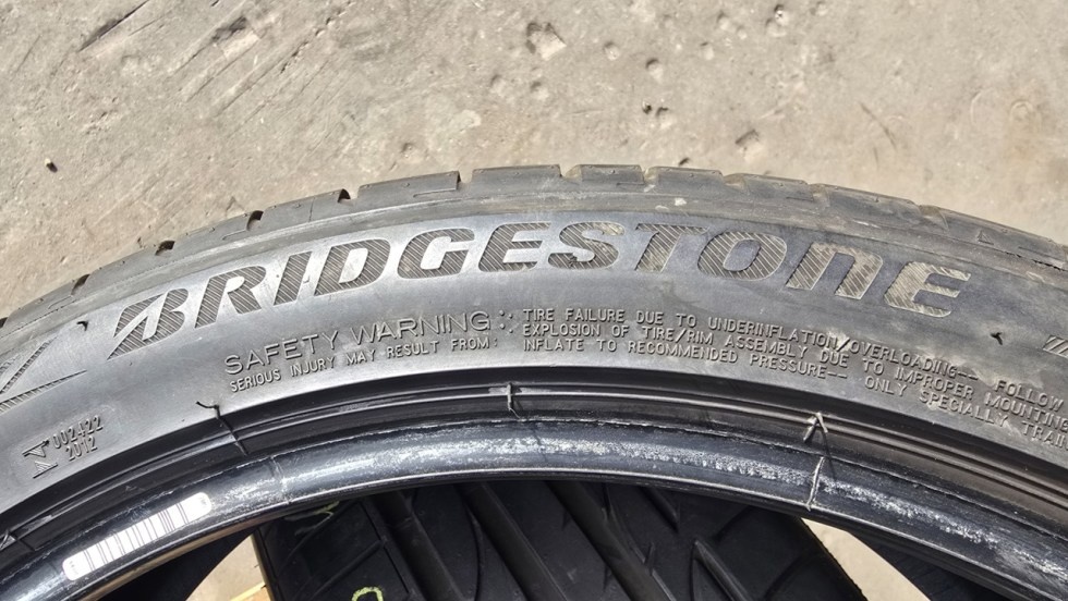 Letní pneu 235/40/19 Bridgestone - 7