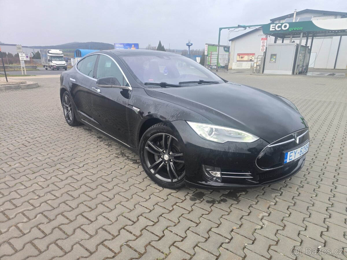 Tesla Model S 90D Free Supercharger - 7
