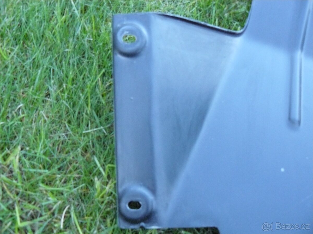 SKODA 110R kryt motoru - 7